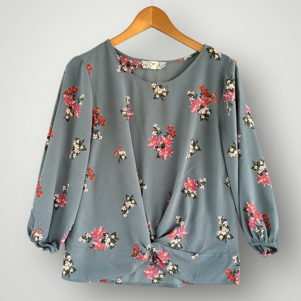 🎉5 for $45🎉 Pink Republic top blouse shirt size XS